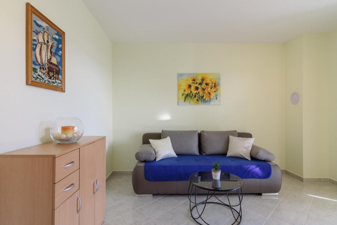Apartmani Emil Трогир Экстерьер фото