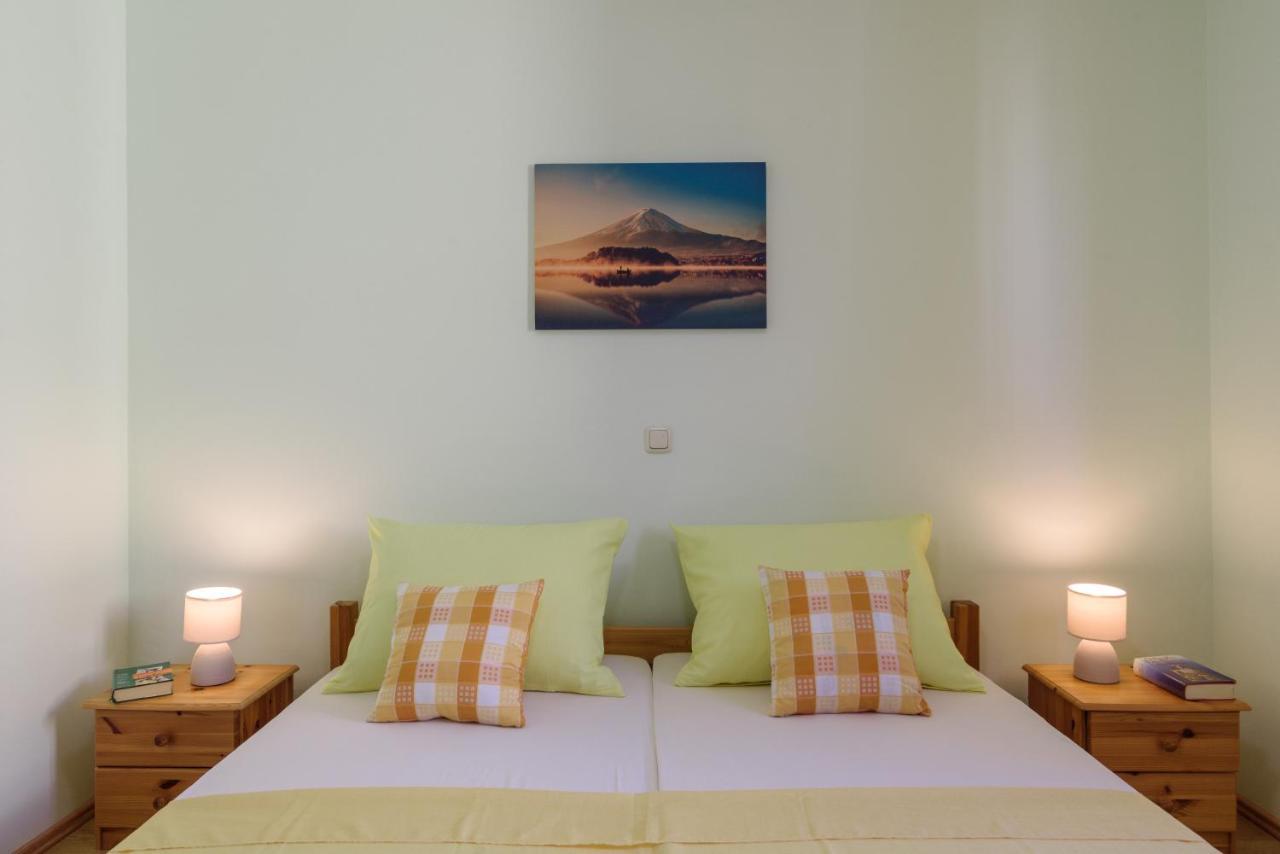 Apartmani Emil Трогир Экстерьер фото