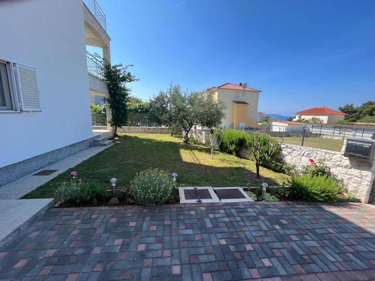 Apartmani Emil Трогир Экстерьер фото