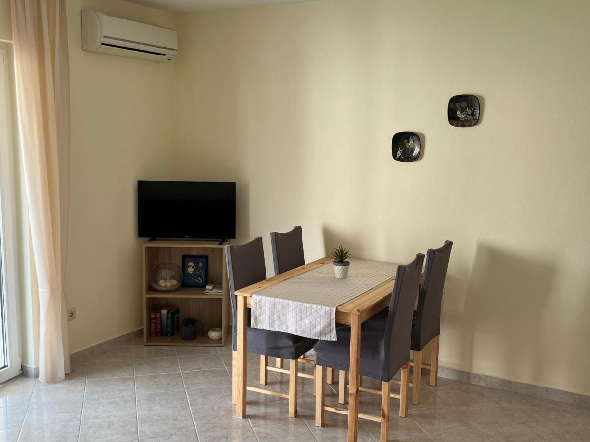 Apartmani Emil Трогир Экстерьер фото